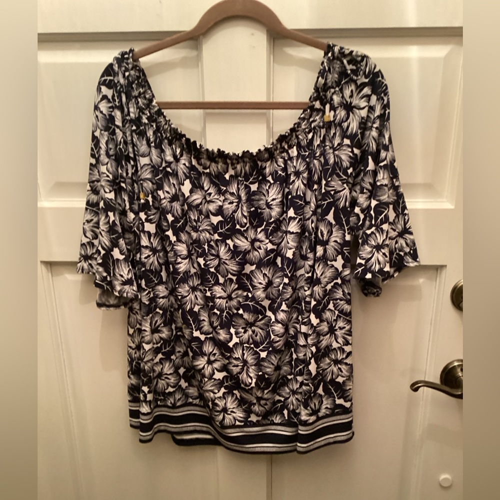 Michael Kors Top Navy/White Floral Knit (XXL)